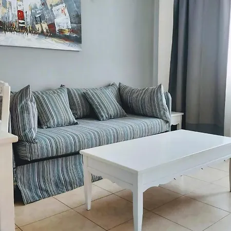 Apartment In Mit Grosser Terrasse *